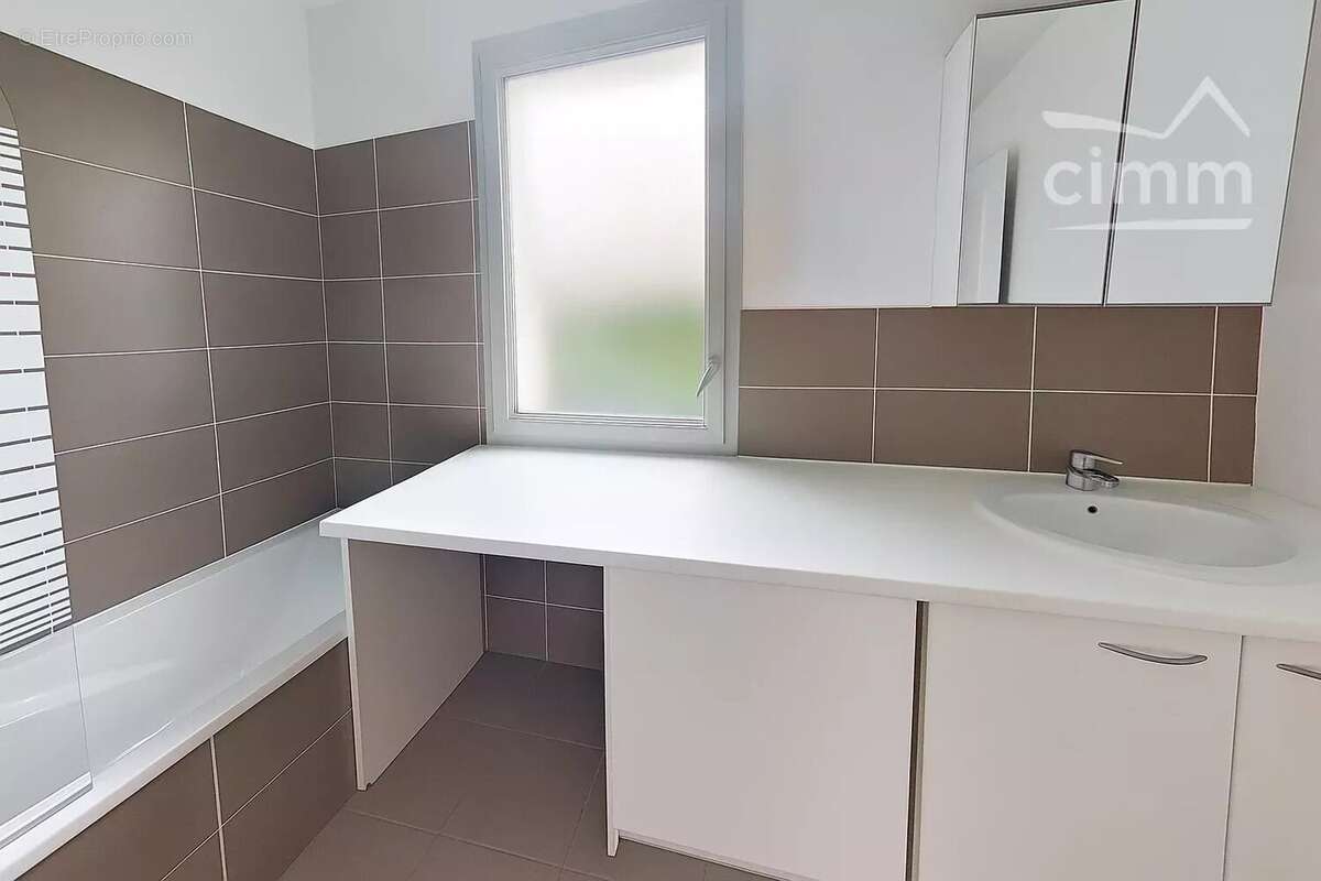 Maison à VAULX-EN-VELIN