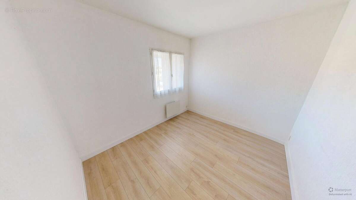 Chambre 1 - Appartement à MALESHERBES