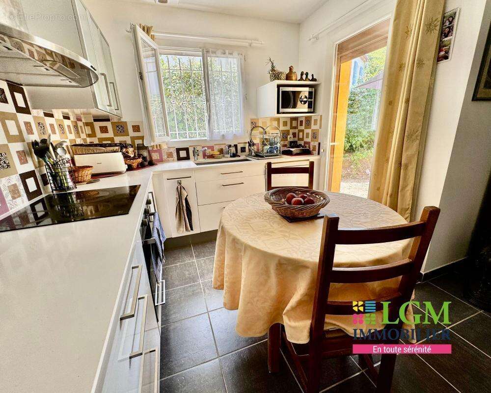 Maison à PLAN-DE-LA-TOUR