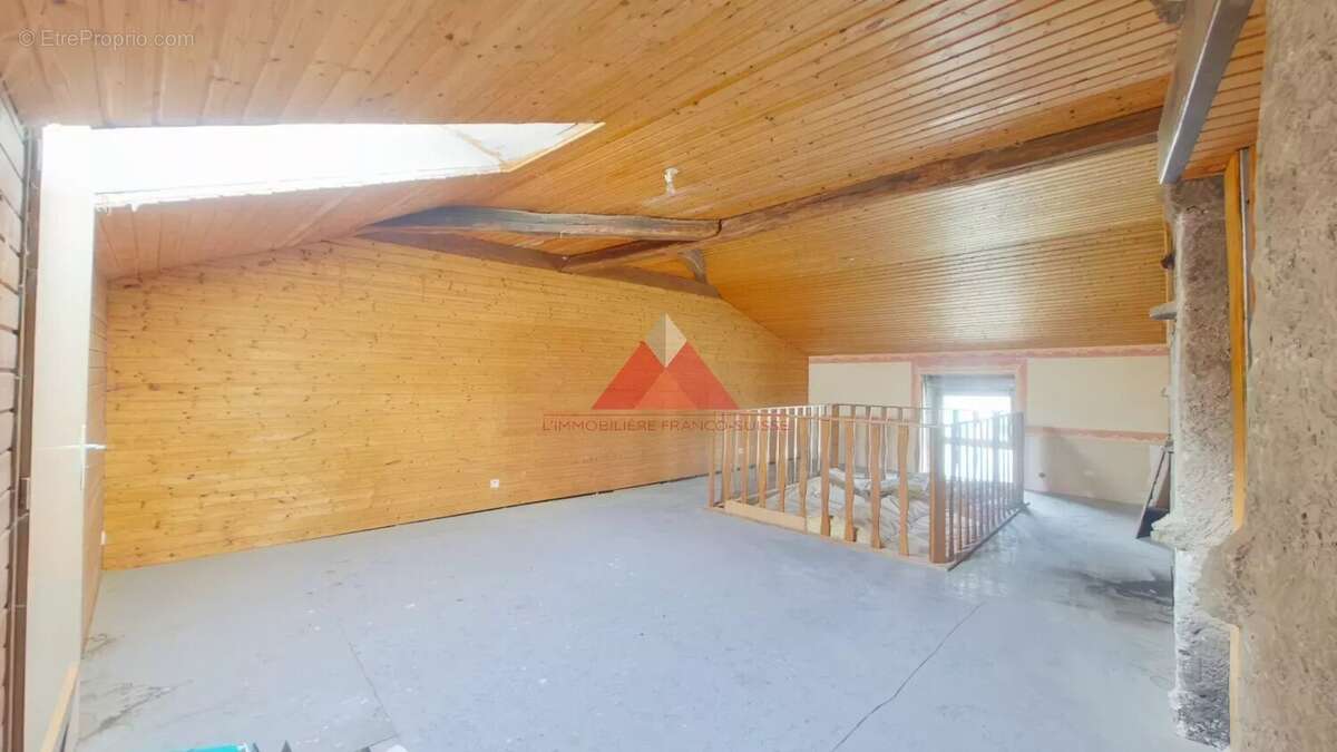 Maison à SAINT-LAURENT-LA-ROCHE