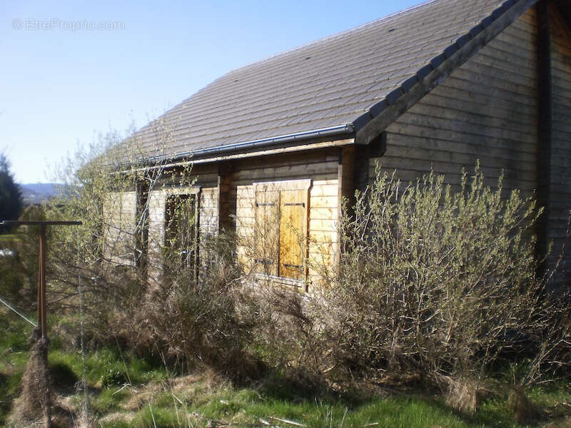 Maison à SAINT-JULIEN-PUY-LAVEZE