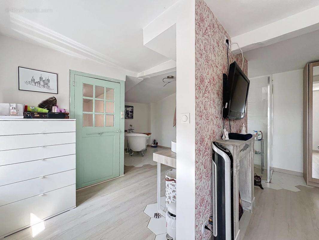 Maison à OYTIER-SAINT-OBLAS