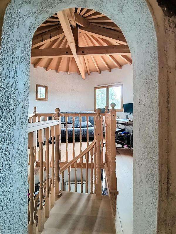 Grande maison familiale de 287 m² avec jardin, piscine et garage – Bédarieux - photo 8