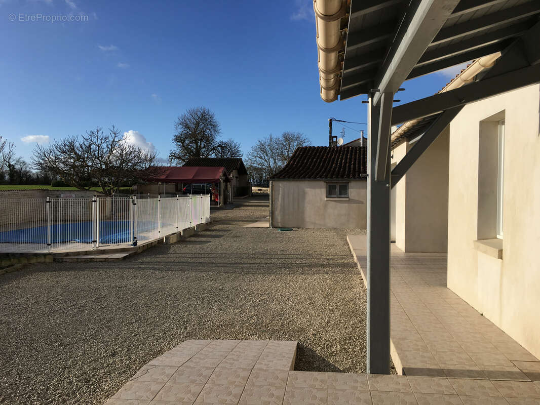 Maison à ROMAZIERES