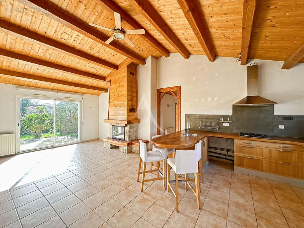 Maison au calme d'une impasse avec vue dégagée à 500m du bourg - photo 6