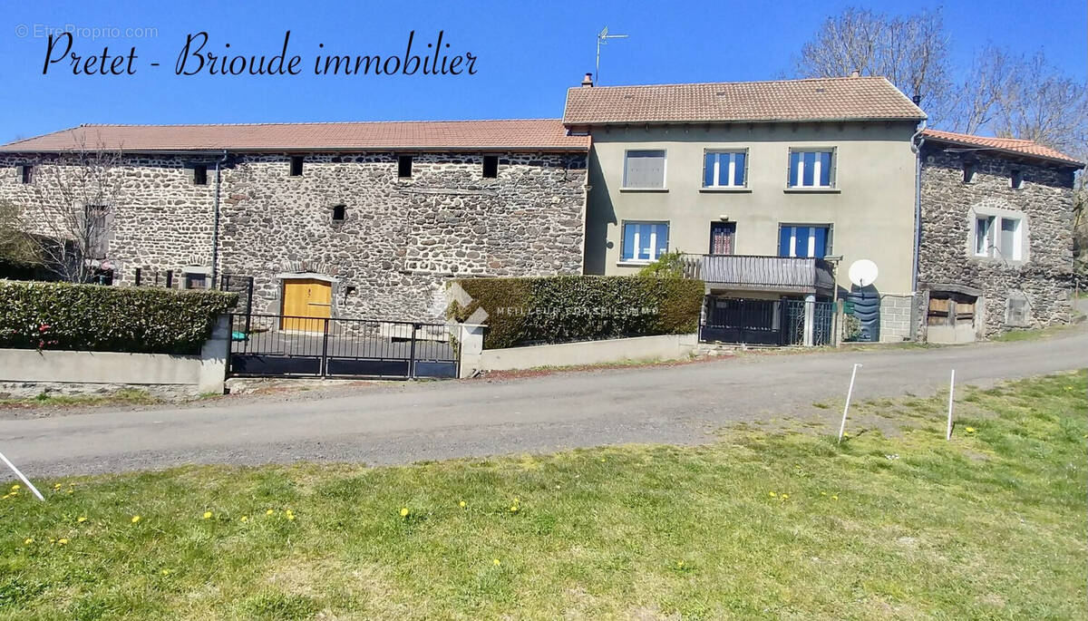 Maison à MOLOMPIZE