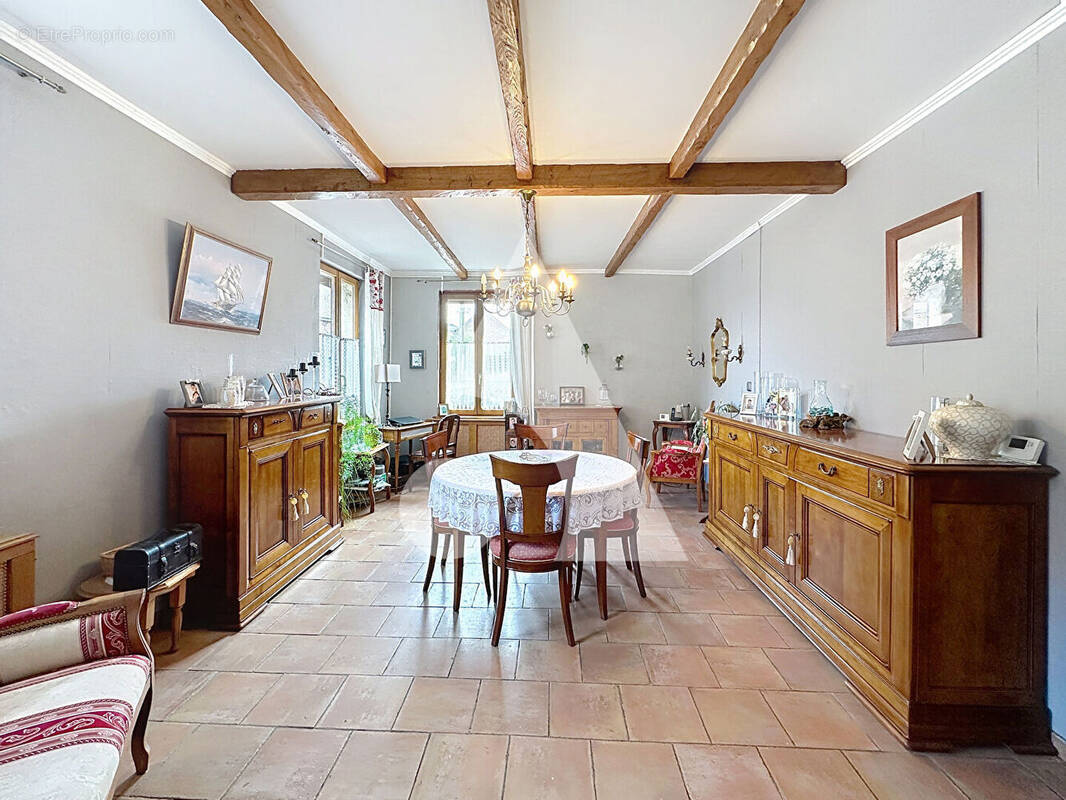 Maison à BRUILLE-SAINT-AMAND