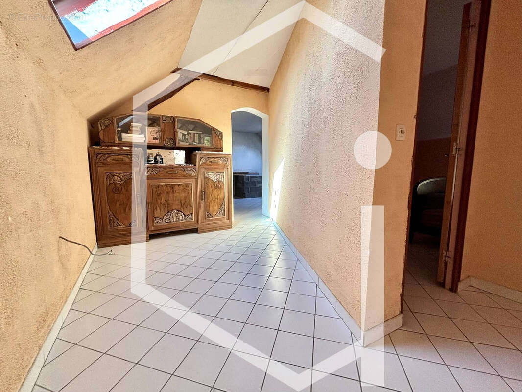 Maison à SURY-EN-VAUX