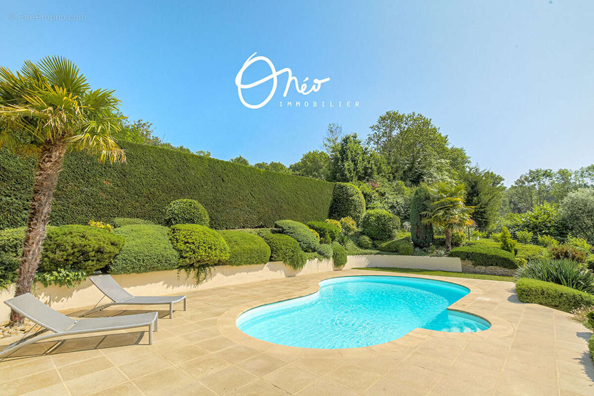 Maison à SAINT-PIERRE-DE-CHANDIEU