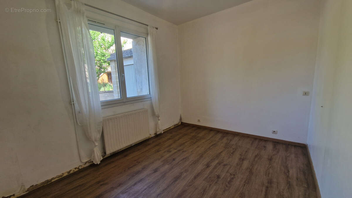 Maison 3 chambres au calme avec garage, dépendances et jardin clos - photo 5