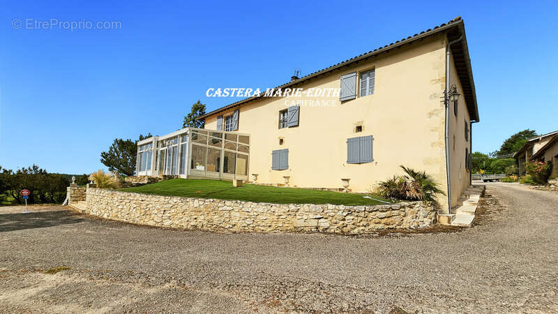 MAGNIFIQUE DOMAINE  à vendre 39 pièces AUCH (32)  sur 4,5 hectares - photo 3