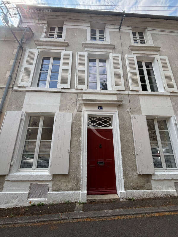 Maison à FONTENAY-LE-COMTE