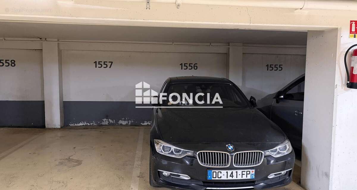 Parking à PARIS-10E