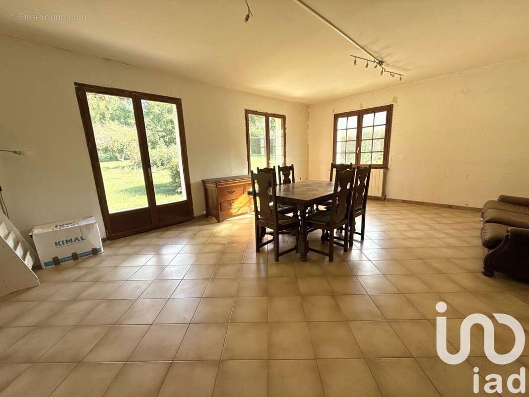 Photo 5 - Maison à LA LOUPTIERE-THENARD