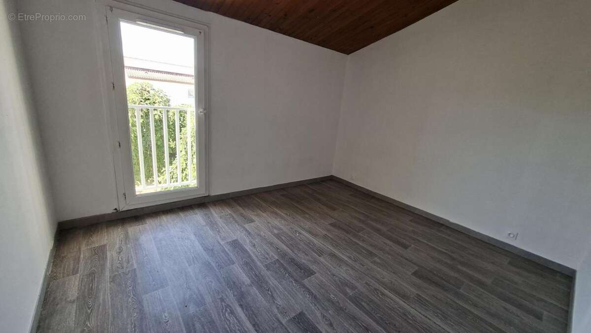 Maison à VALREAS