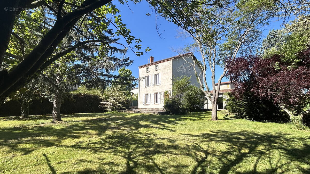 Maison à MOISSAT