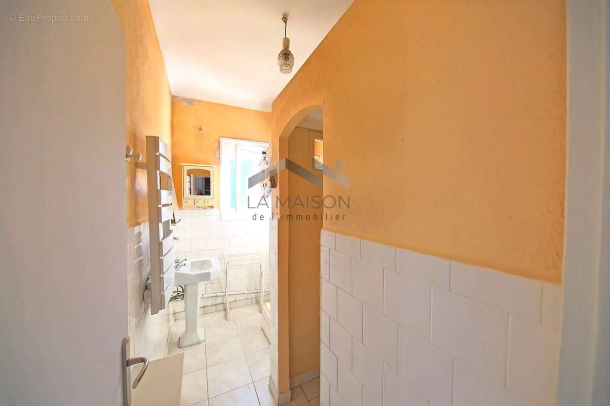 Appartement à MONACIA-D'AULLENE