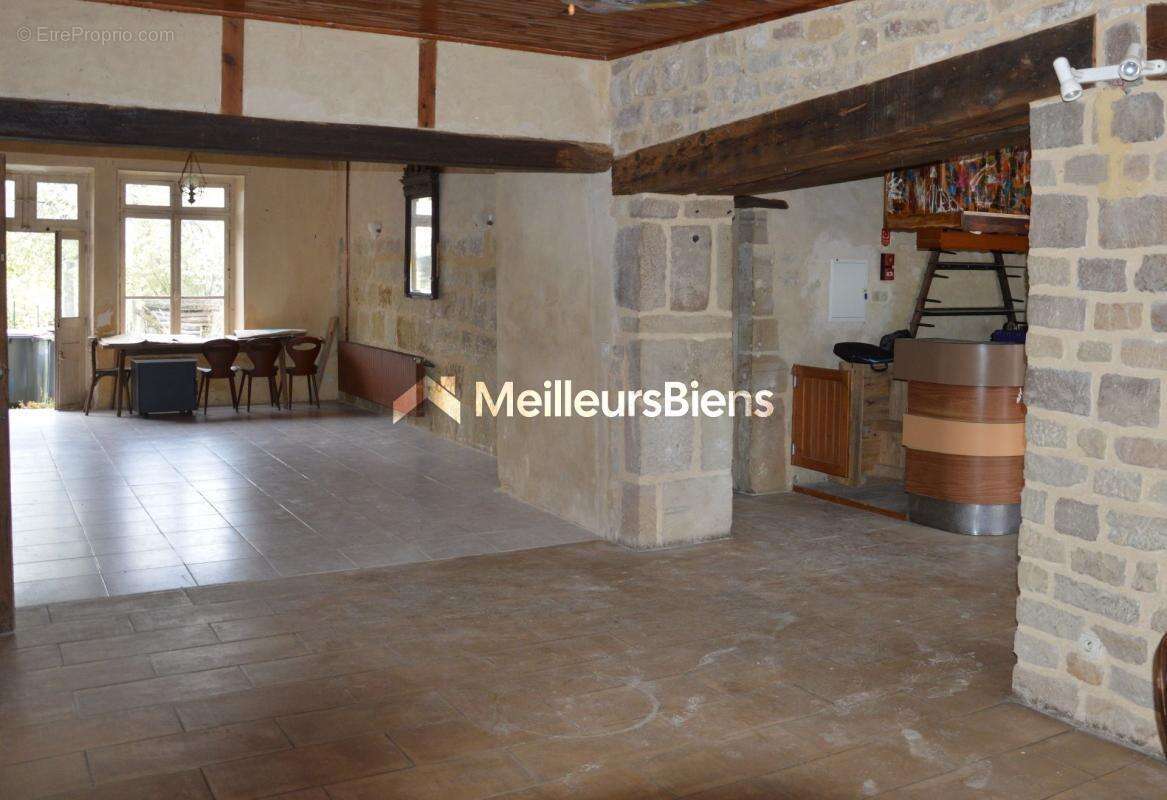 Maison à SENAIDE