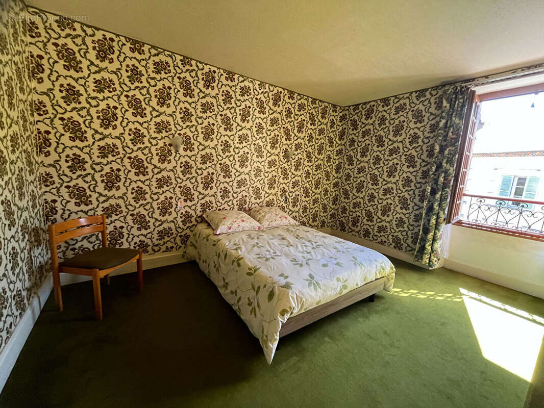 Ensemble immobilier avec dépendances - 229 m2 - photo 8