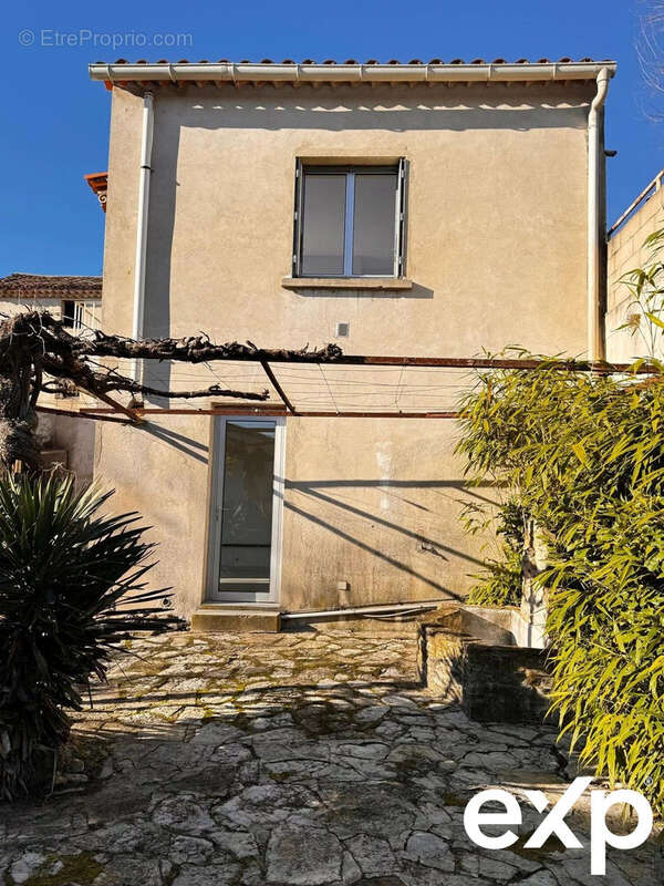 Façade sans vis à vis - Appartement à SAINT-CHRISTOL-LES-ALES