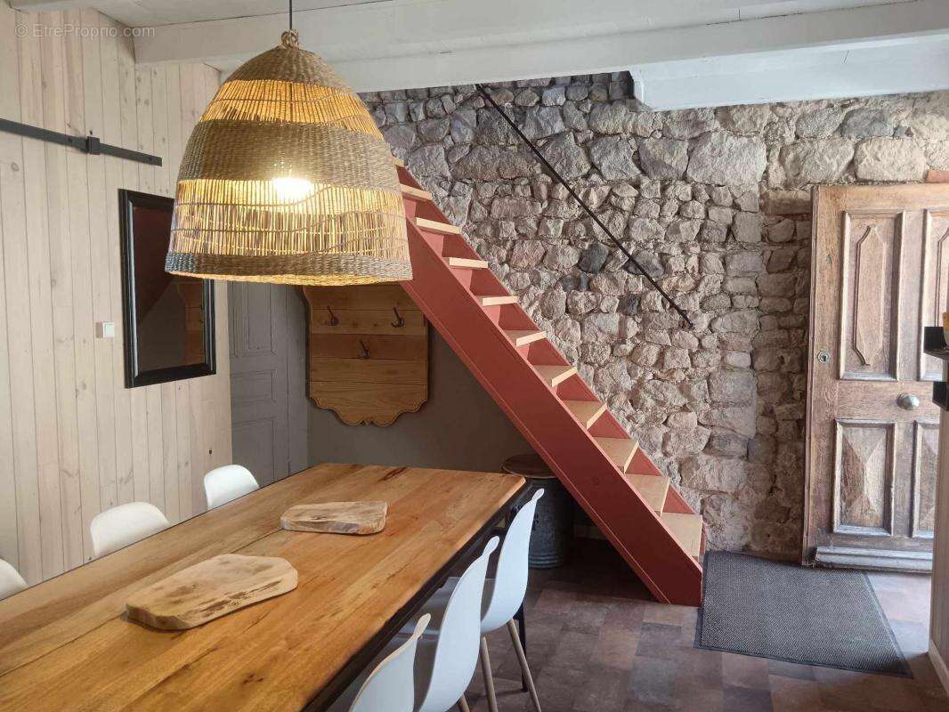 Maison à SAINT-BONNET-LE-CHATEAU