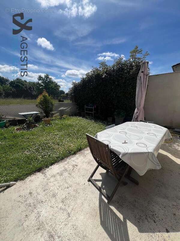   - Maison à LONGAGES