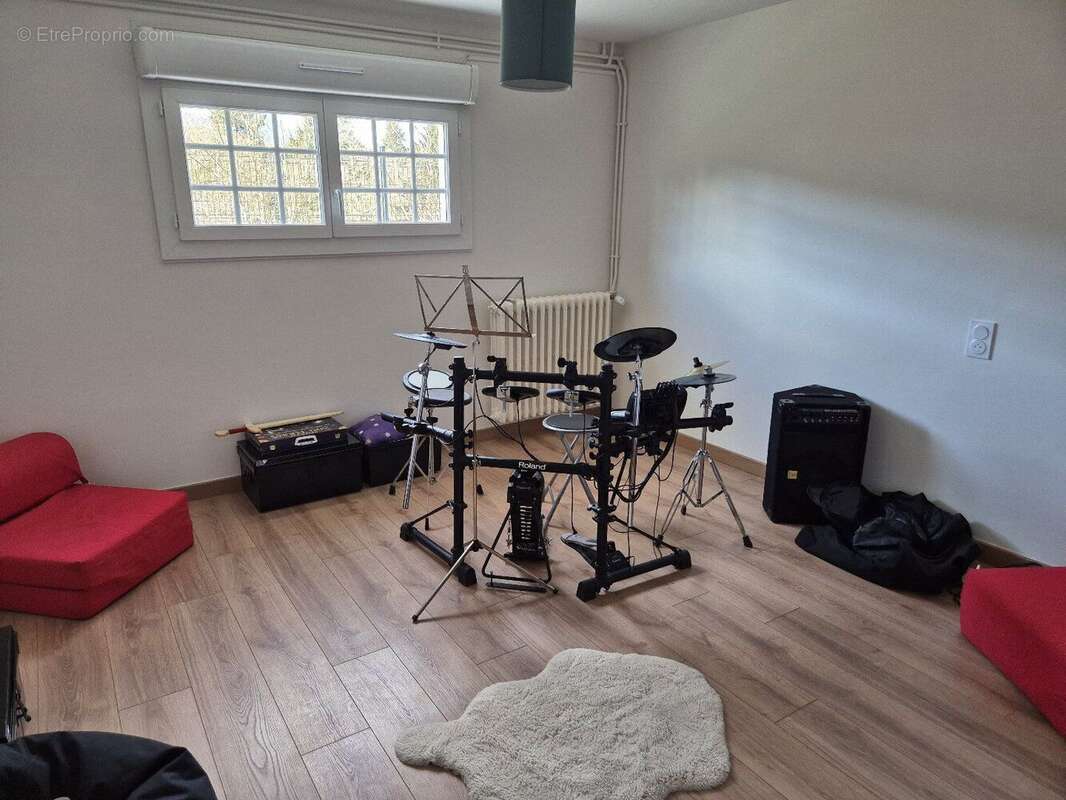 Maison avec grand jardin et garage - photo 11