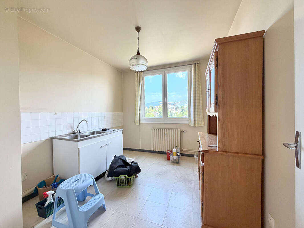 Appartement T2 de 54 m²  Dernier étage  Lumineux  Parking privé - photo 2