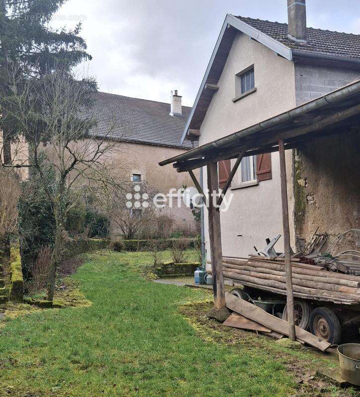 Maison à FONTENOIS-LES-MONTBOZON
