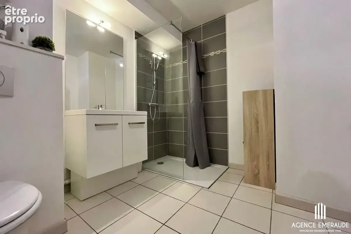 À vendre : Récent appartement de type 2 à Pleurtuit comprenant loggia, cave et stationnement - photo 3