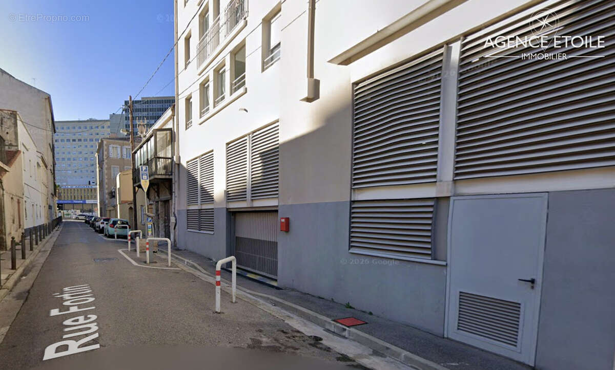 Place de parking securisee - 15 rue fortin 13005 marseille secteur timone - photo 2