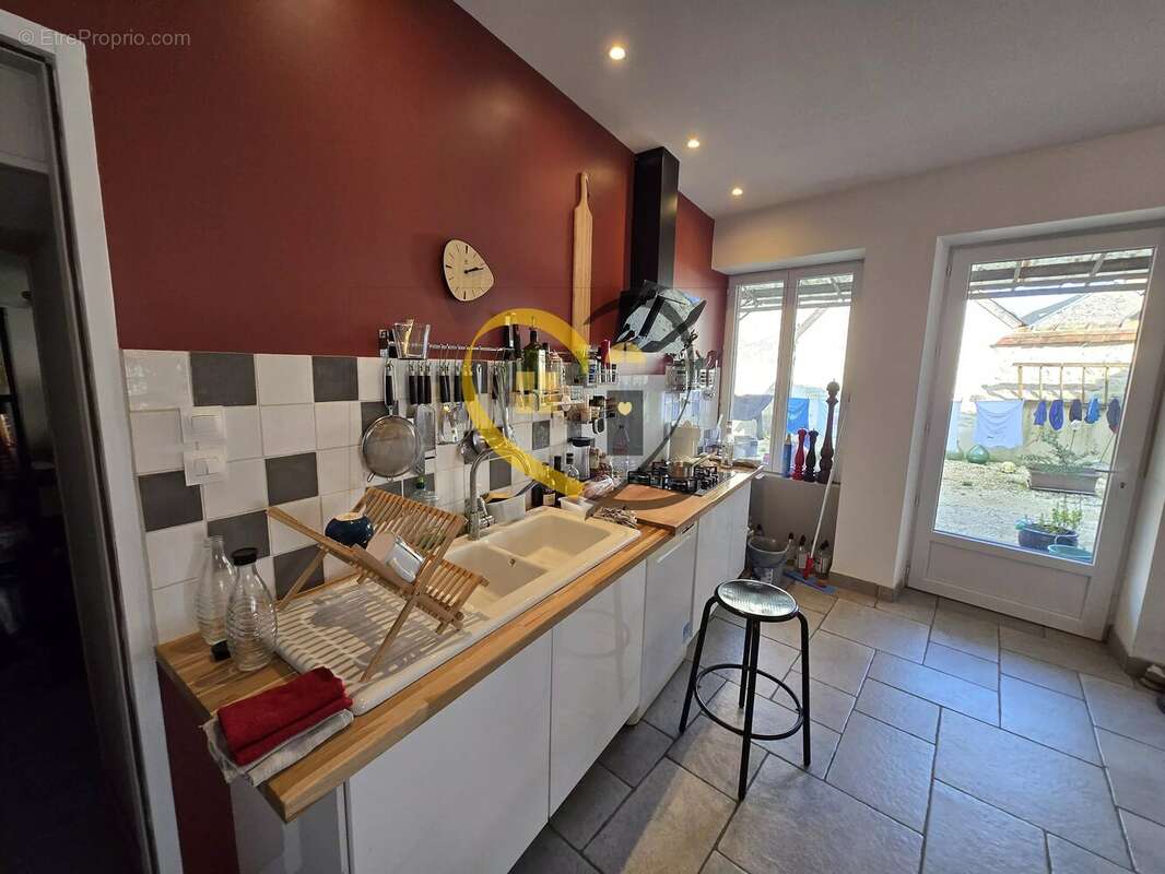 Maison à LES AIX-D'ANGILLON