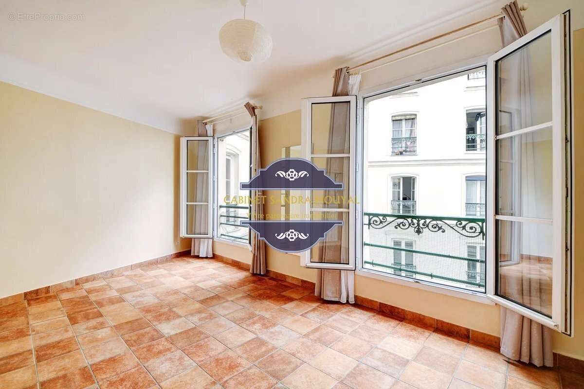 Appartement à PARIS-3E