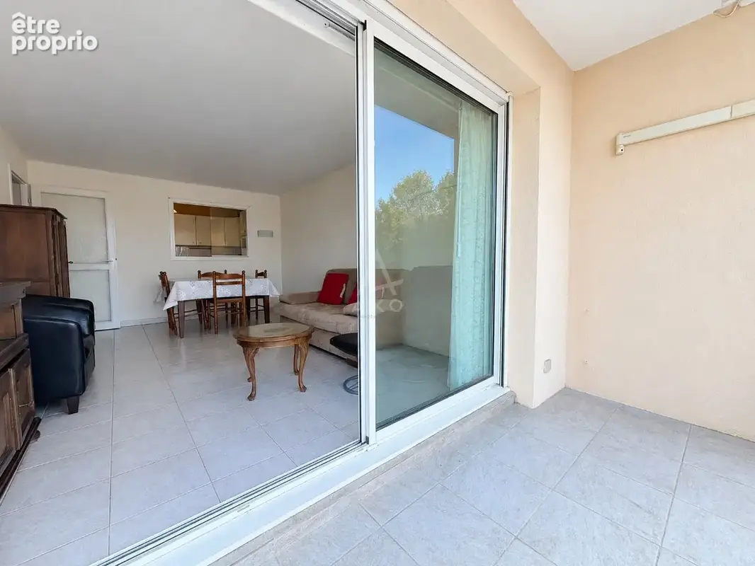 Les sables-d'olonne  t2 avec balcon, parking et ascenseur - photo 3