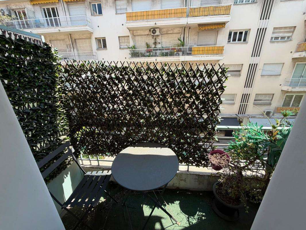 NICE CARRE D'OR - 2 pièces 55m² - photo 2