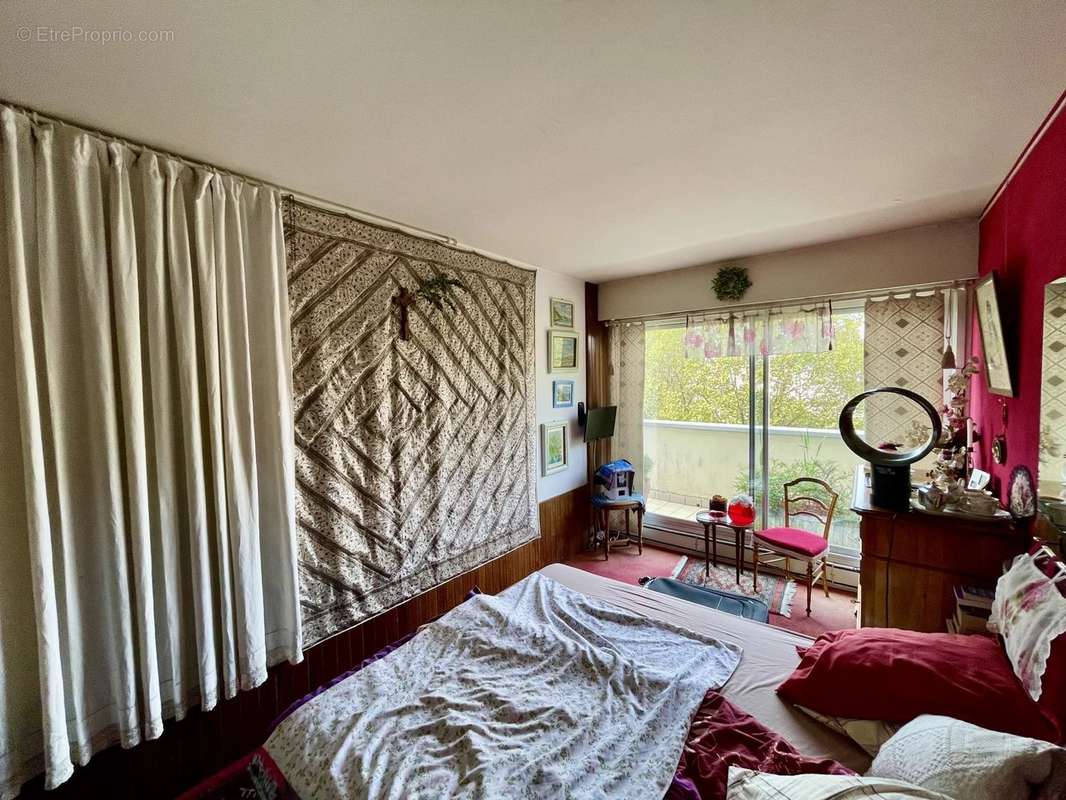 Appartement à NEUILLY-SUR-SEINE