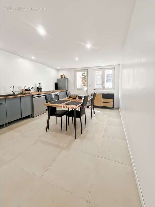 Maison 73 m² à Saint-Pierre  - photo 4