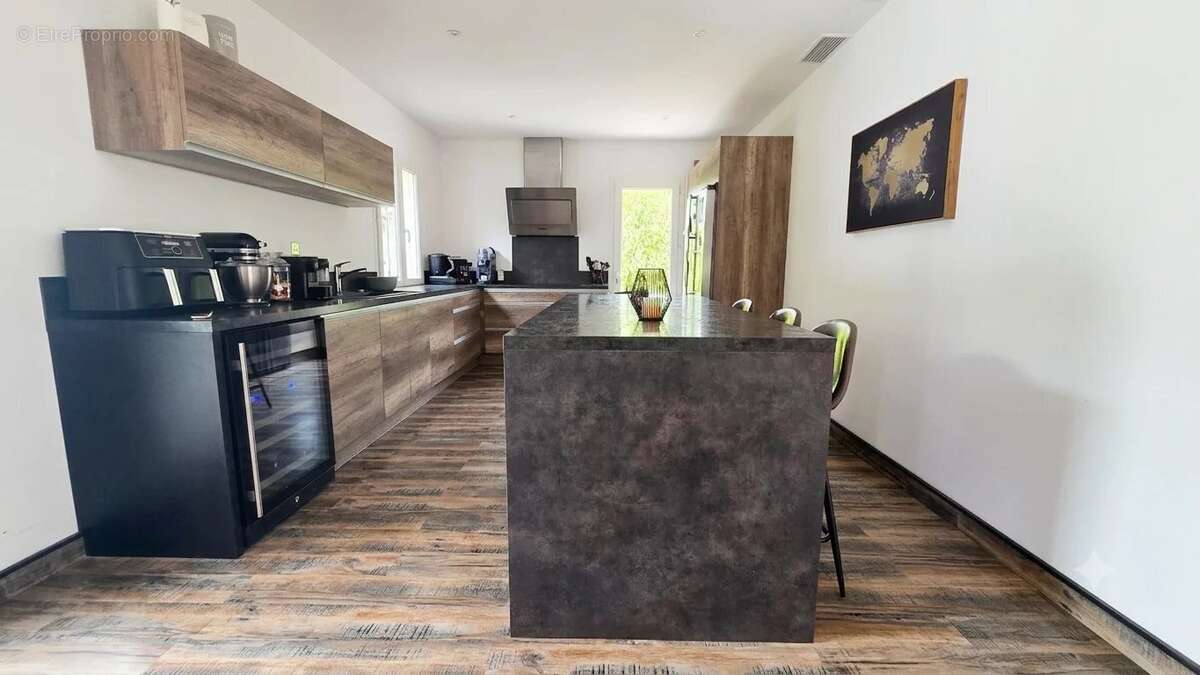 Villa plain-pied - 3 chambres - 3800m² jardin - double  garage -  piscine - photo 5