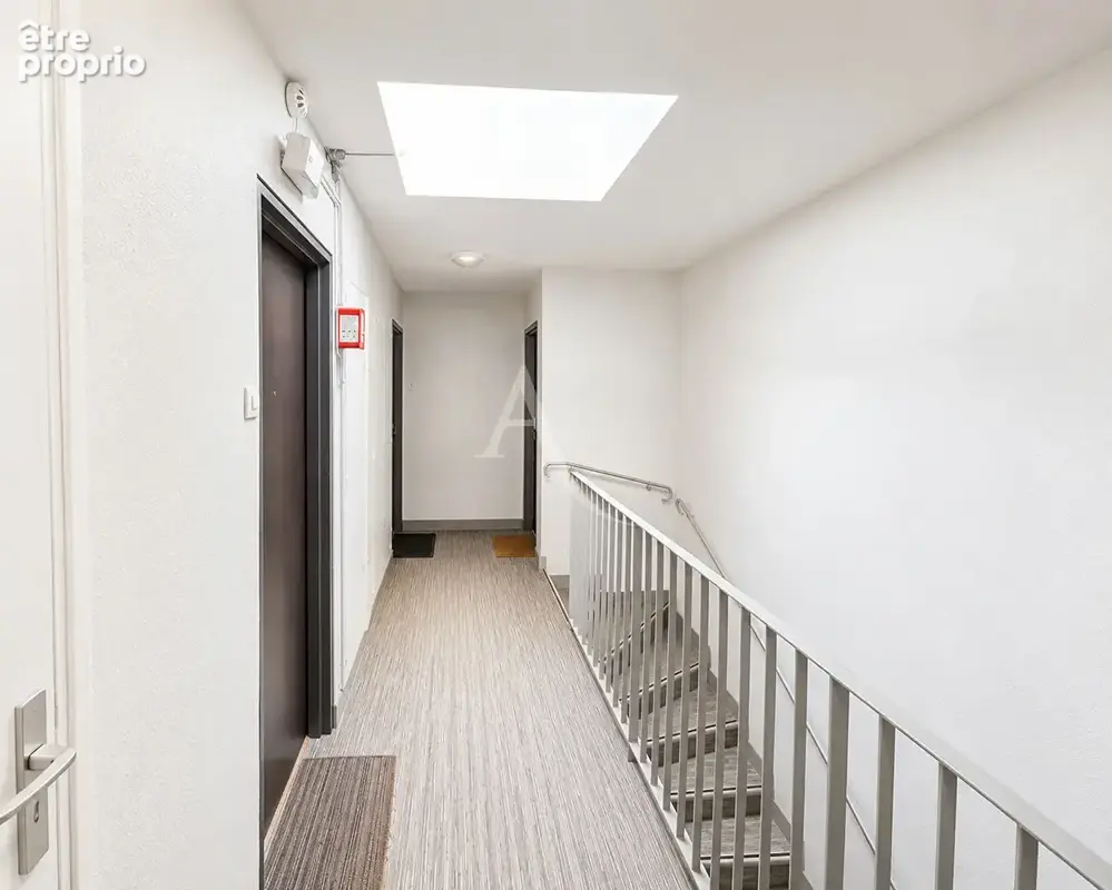 La Varenne Saint Hilaire- Studio lumineux avec grand balcon + cave + parking - photo 6