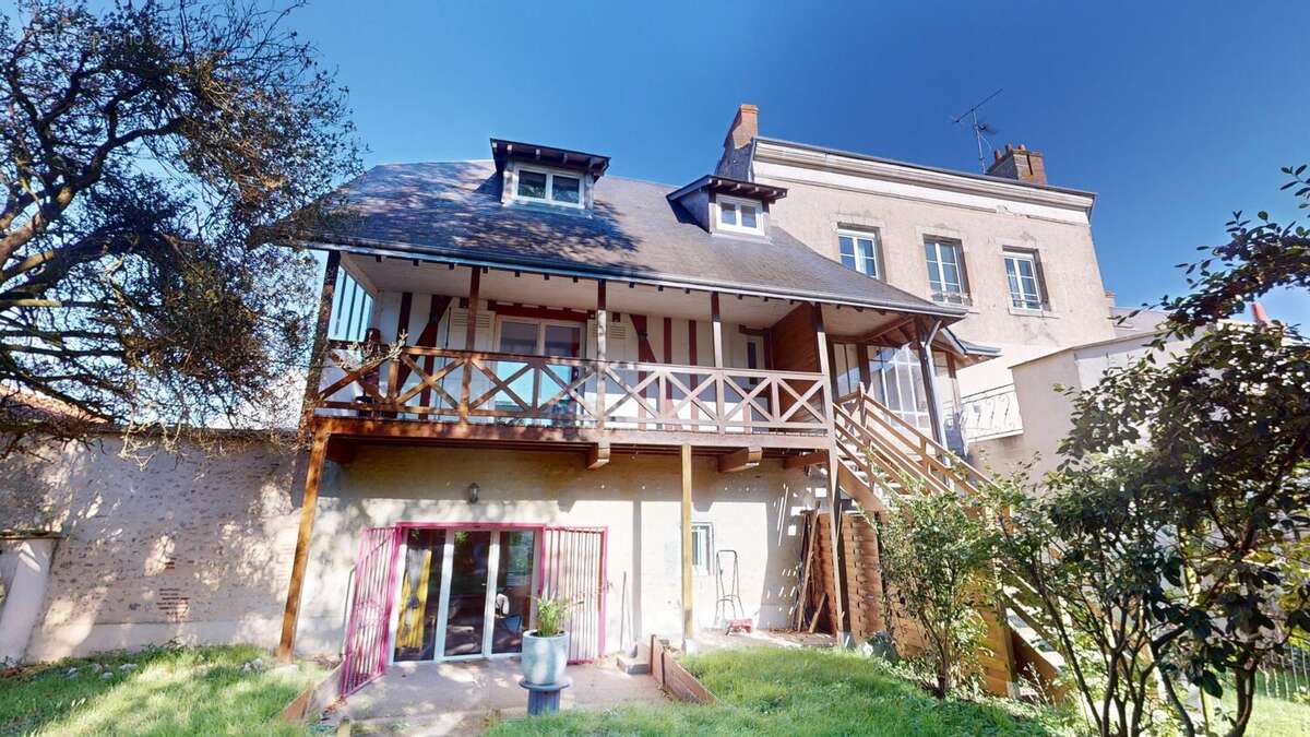 Photo face arrière maison - Maison à SAINT-JEAN-DE-BRAYE