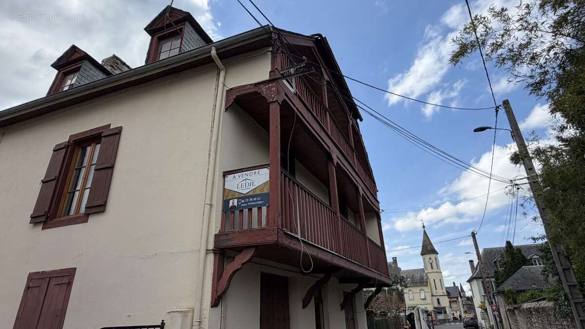 Maison à POUZAC