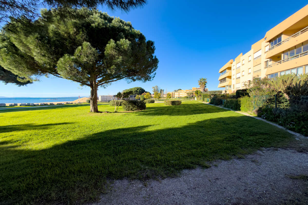 Appartement à LA LONDE-LES-MAURES