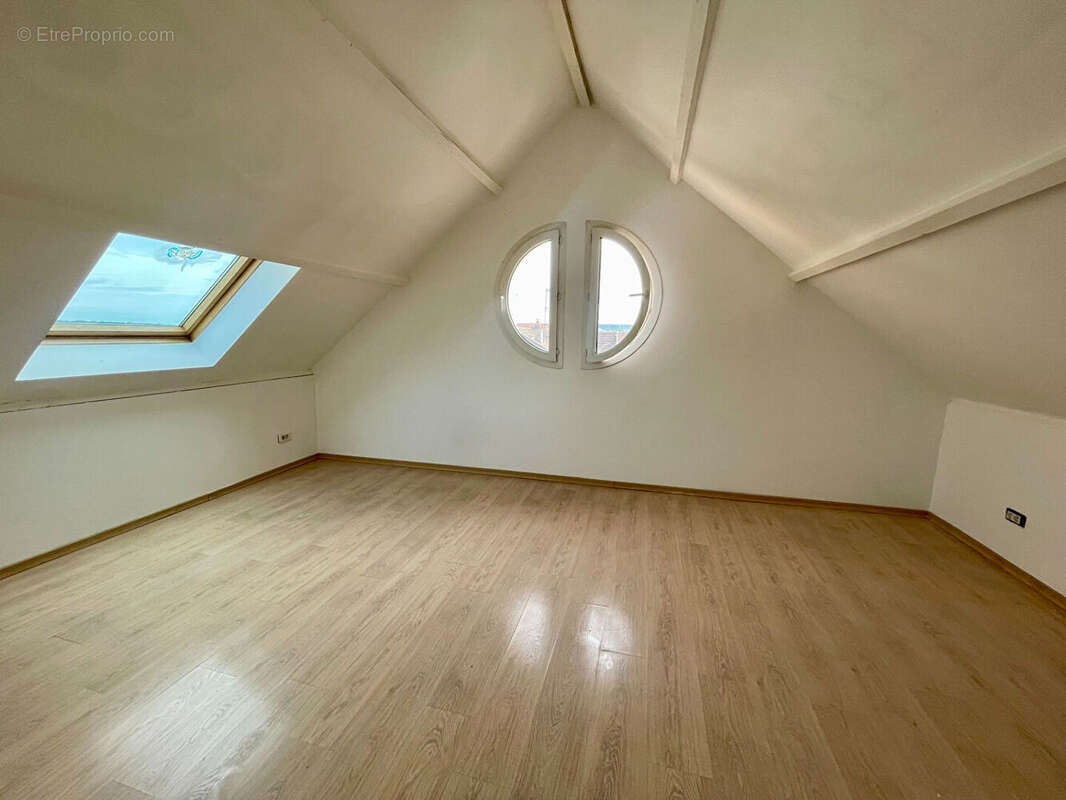 Maison à SARTROUVILLE