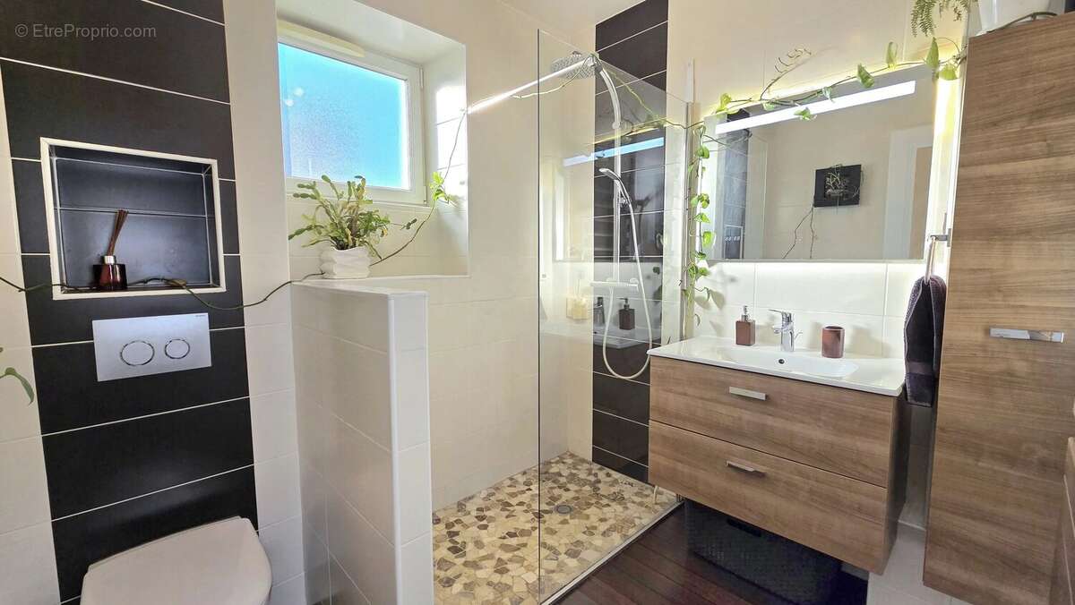 Appartement à AMBILLY