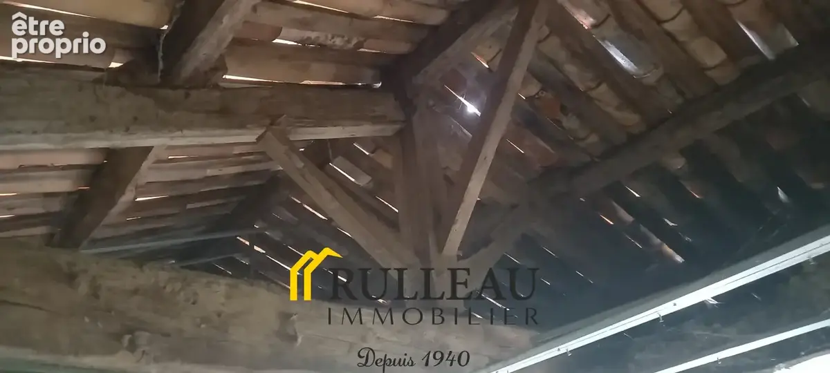 Maison à rénover entièrement de 166 m2 avec grande dépendance et 5 450 m2 de terrain - photo 9