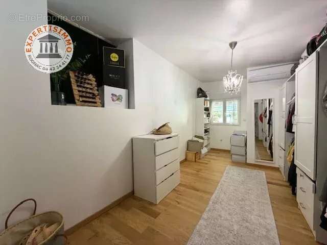 Maison à VELAUX