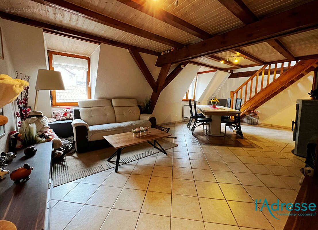 Appartement  en duplex F4 - avec stationnements et jardin - photo 2