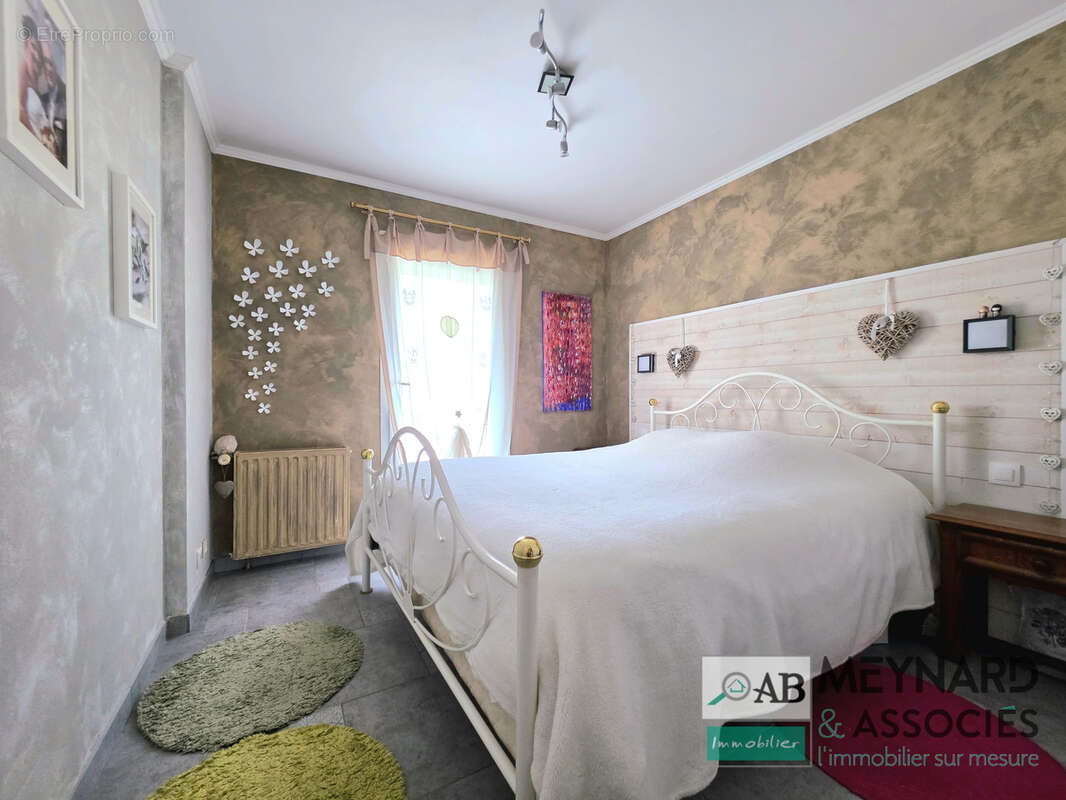 Pézarches   Maison à vendre familiale 273 m2 avec espace bien-être et sous-sol total - photo 6