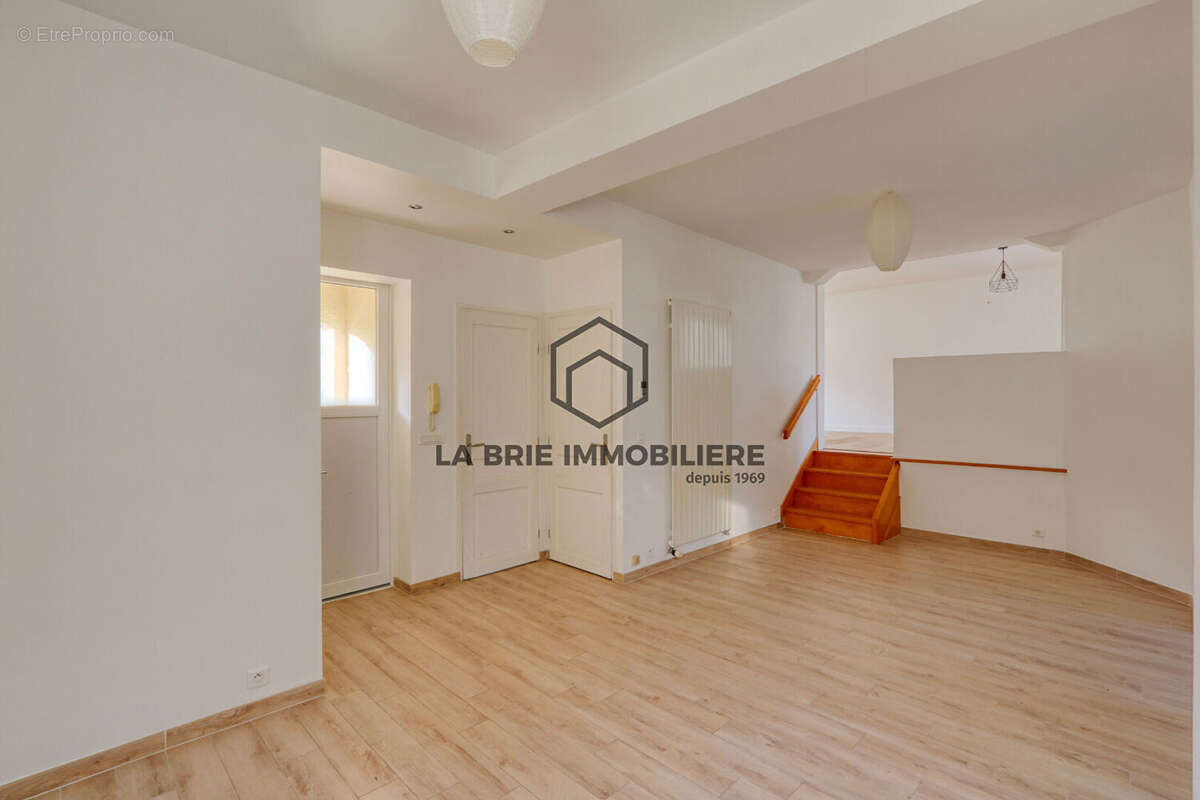 Maison à VILLECRESNES