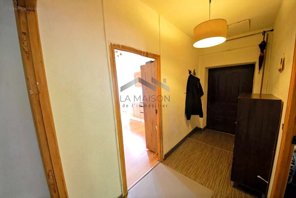 Appartement à LEVIE